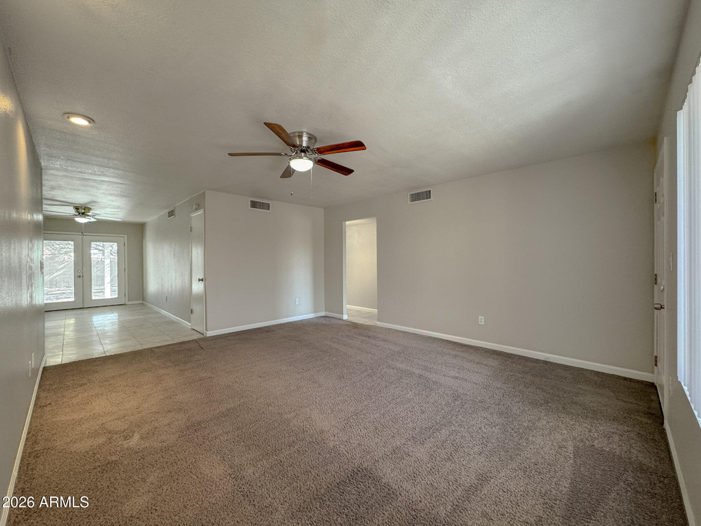 254 E Auburn Drive - Photo 3