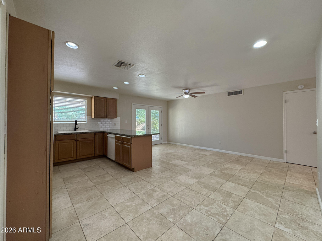 254 E Auburn Drive - Photo 16