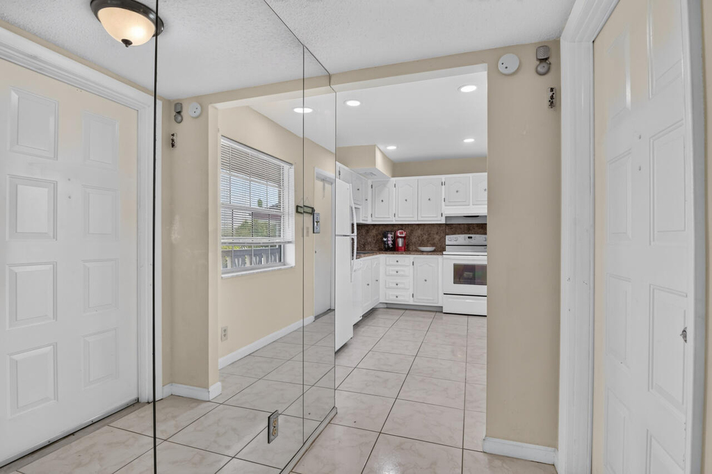 4140 Nw 44th Avenue - Photo 3