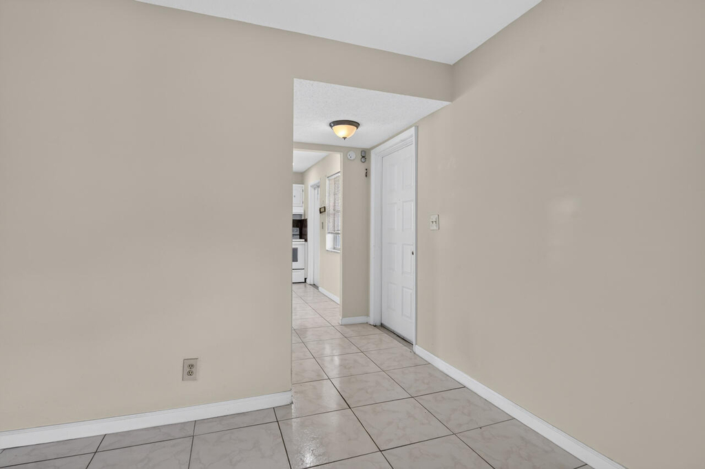4140 Nw 44th Avenue - Photo 2