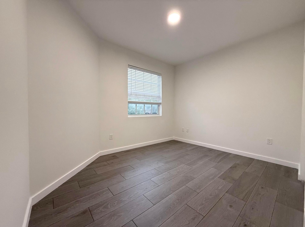 1030 Crystal Way - Photo 13
