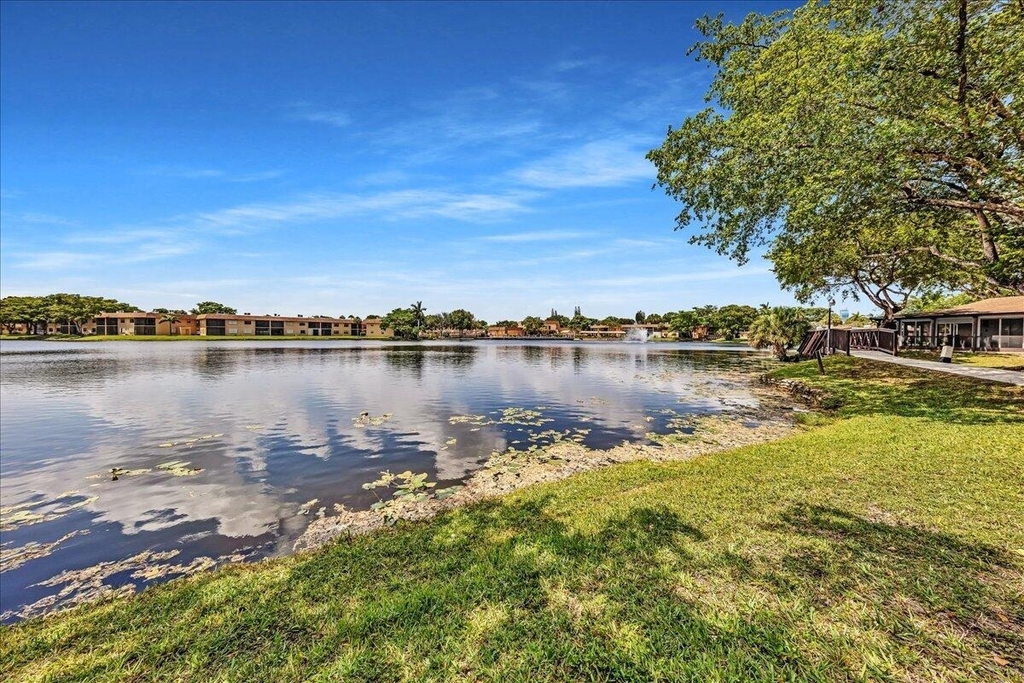 412 Briarwood Circle - Photo 6