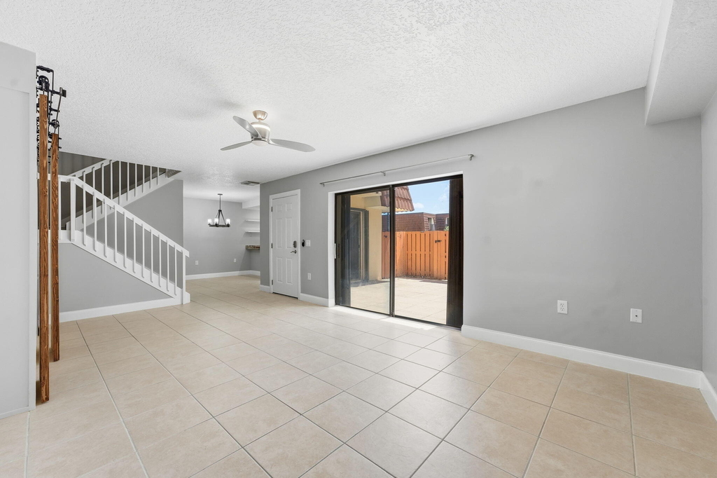 236 Charter Way - Photo 4