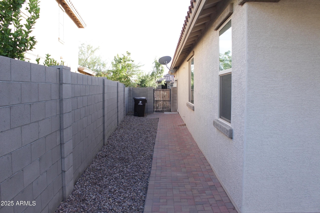 11554 W Lone Tree Trail - Photo 18