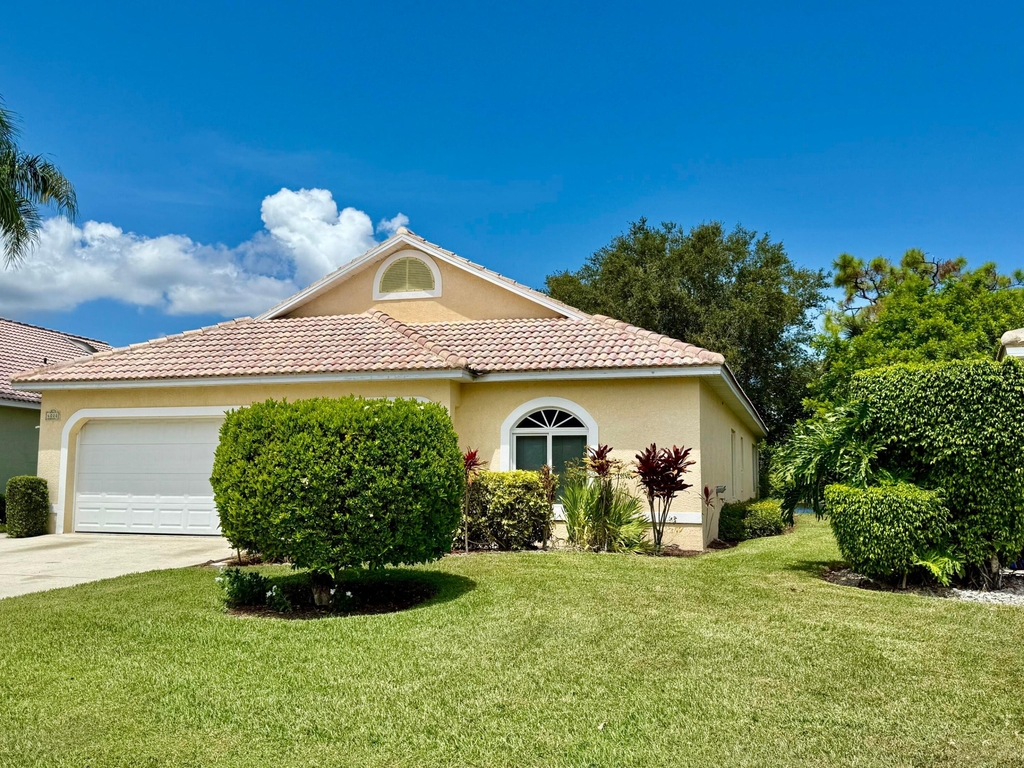 6008 Se Walkers Cay Court - Photo 0