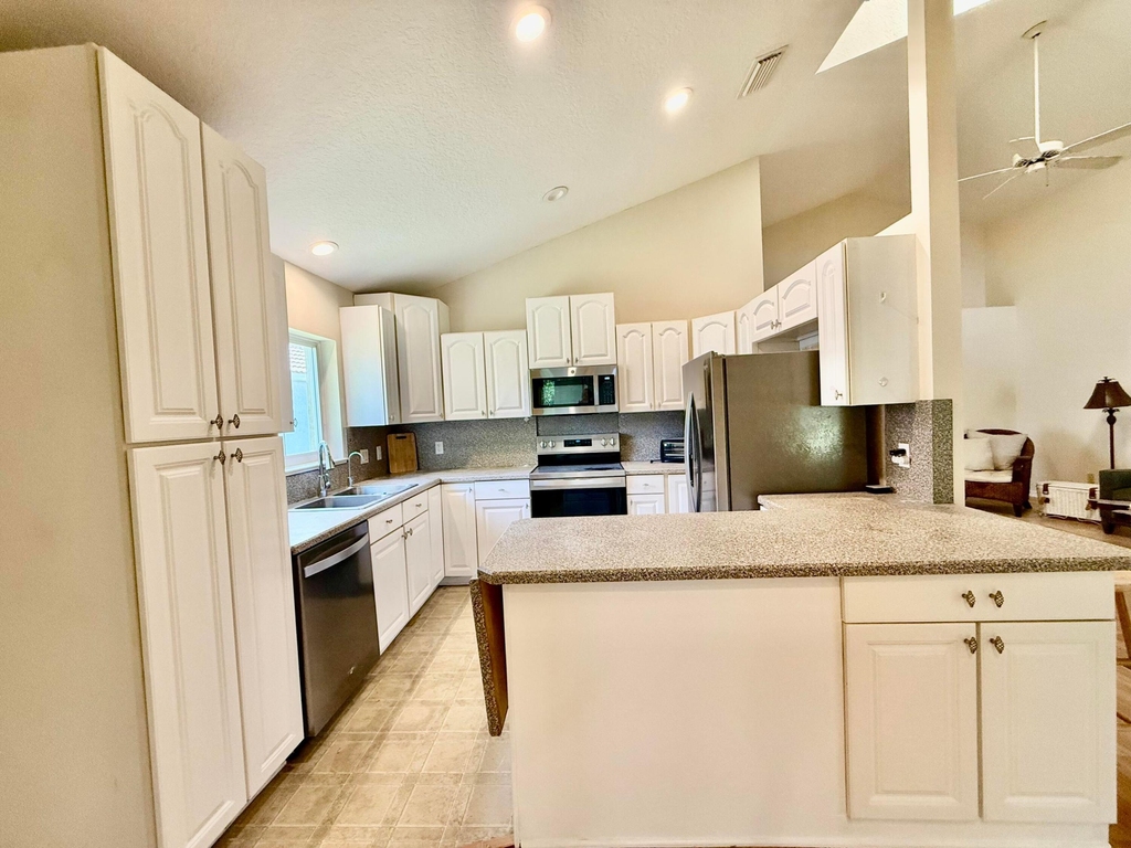 6008 Se Walkers Cay Court - Photo 4