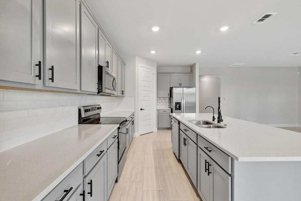 8606 Dahlia Circle - Photo 7