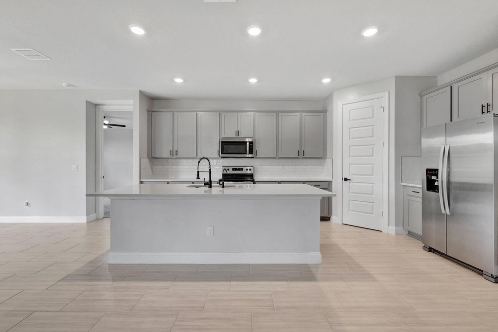 8606 Dahlia Circle - Photo 5
