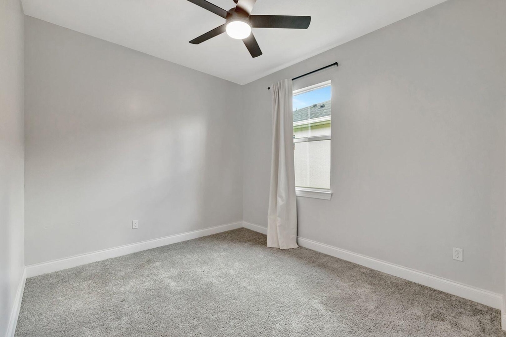 8606 Dahlia Circle - Photo 22