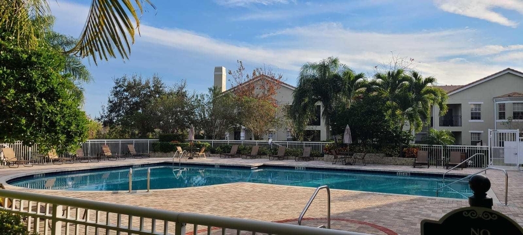 120 Sw Peacock Boulevard - Photo 2