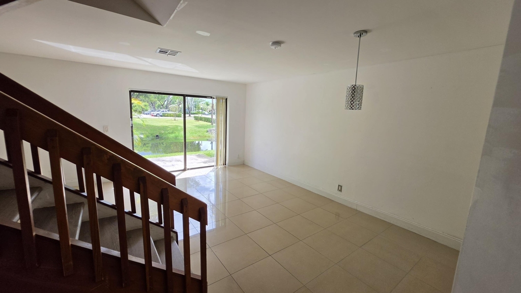 11403 Royal Palm Boulevard - Photo 2