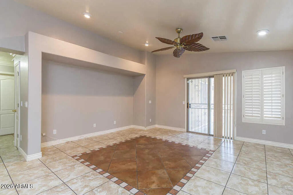 8319 W Whyman Avenue - Photo 2