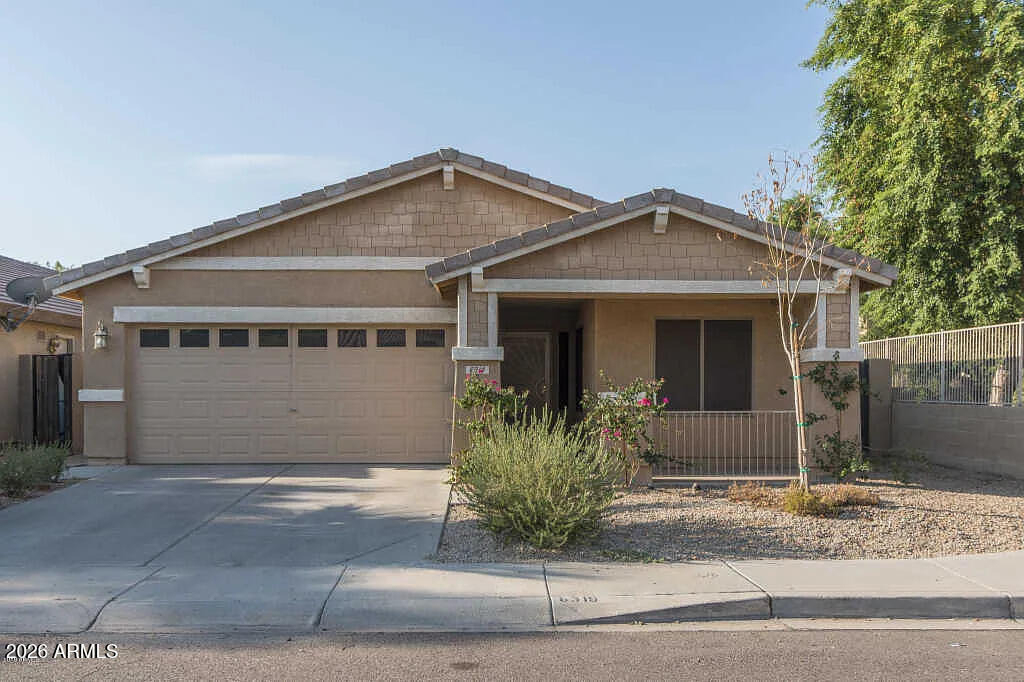 8319 W Whyman Avenue - Photo 0