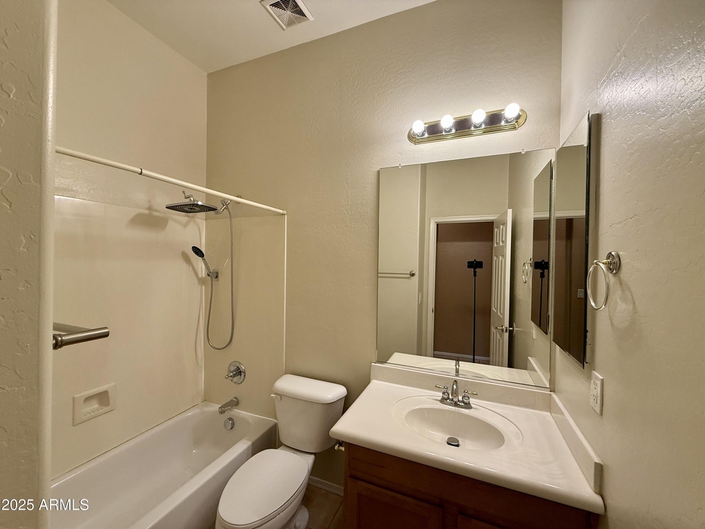4601 W Moss Springs Road - Photo 4