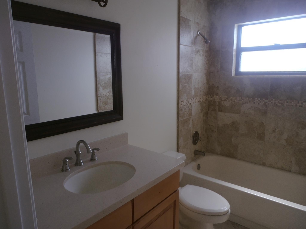 376 La Mancha Avenue - Photo 16