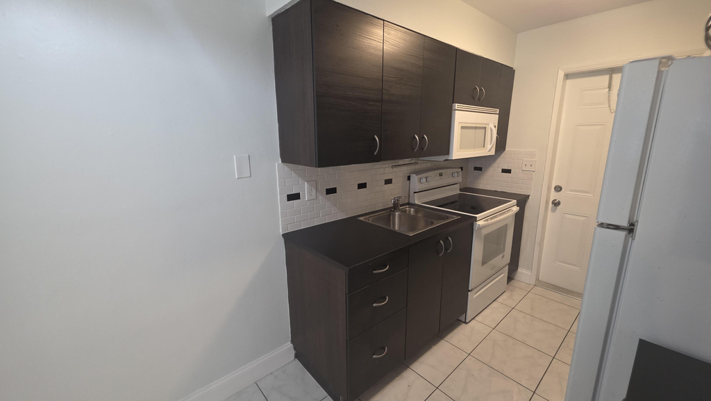4421 Poinciana Street - Photo 6