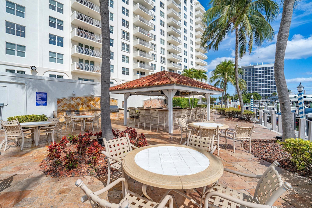 1 Las Olas Circle - Photo 15