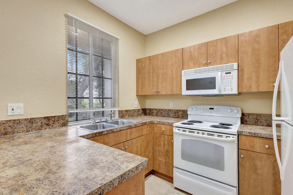 1302 Lucaya Drive - Photo 11