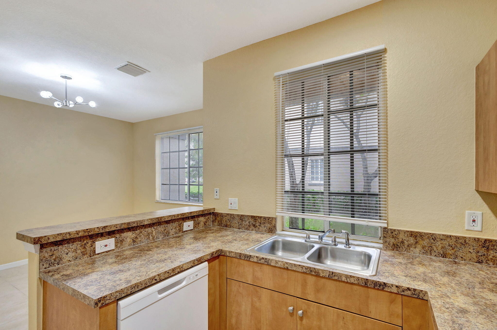 1302 Lucaya Drive - Photo 13