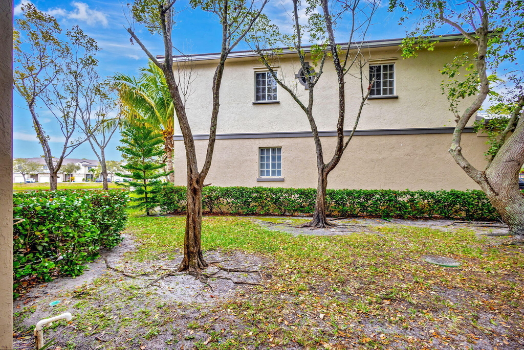 1302 Lucaya Drive - Photo 29