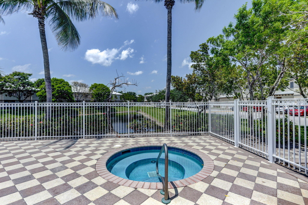 1302 Lucaya Drive - Photo 37