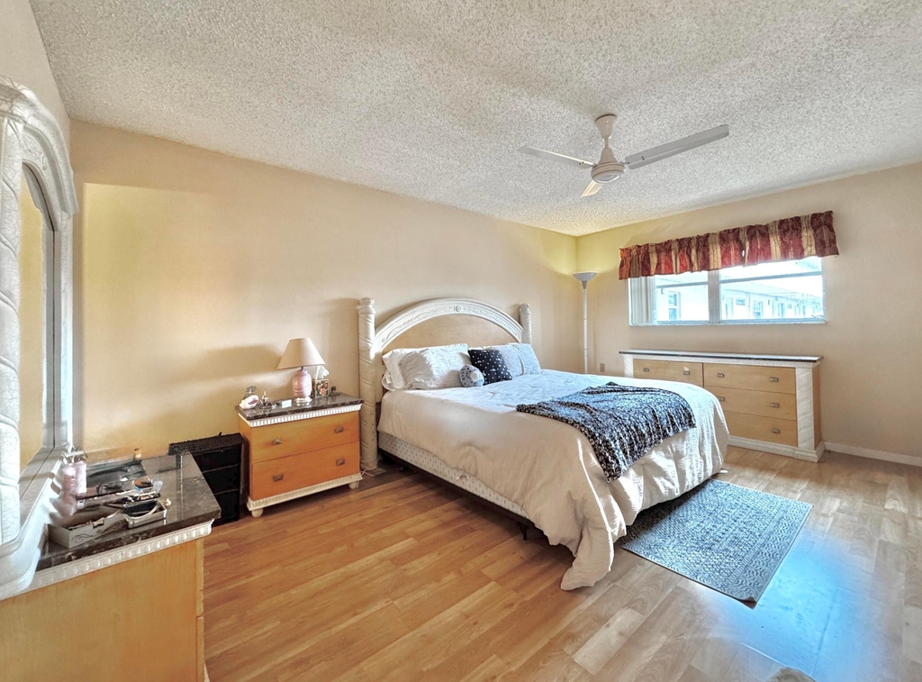 2515 Ne 2nd Court - Photo 2