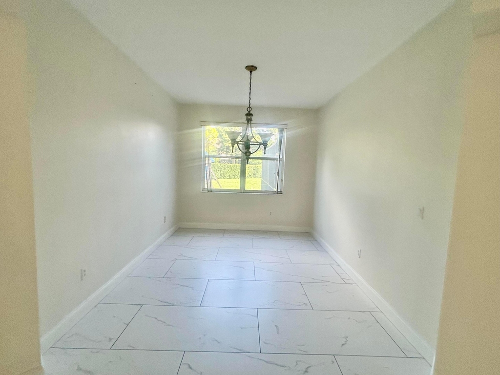 127 Saratoga Boulevard W - Photo 31