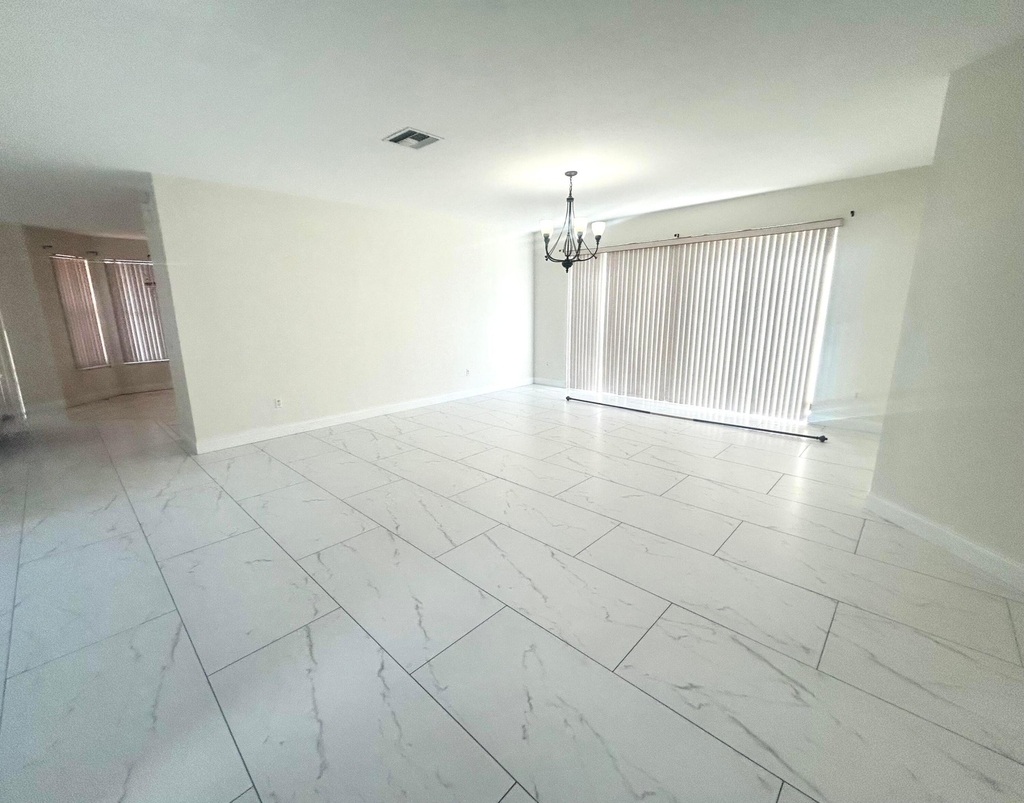 127 Saratoga Boulevard W - Photo 29