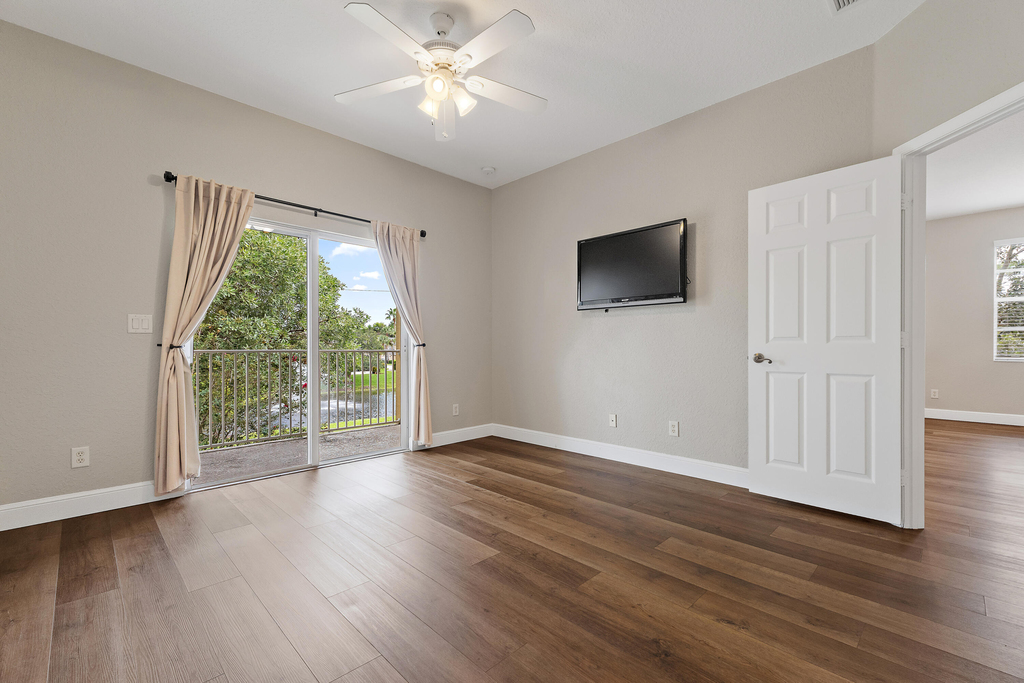 1561 Se Wilshire Place - Photo 5