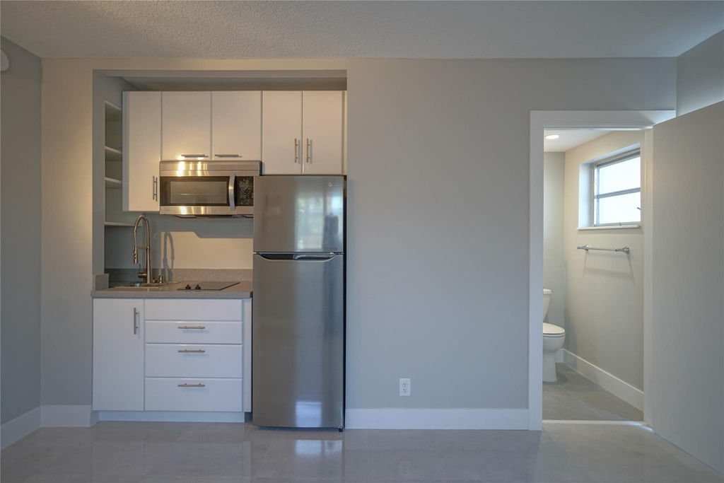 640 Ne 7th Avenue - Photo 2
