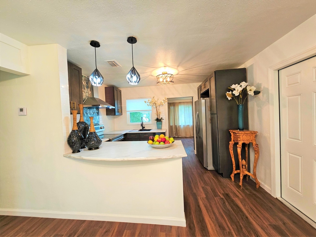 261 6th Court Sw - Photo 4