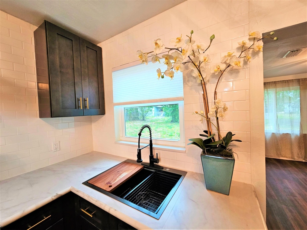261 6th Court Sw - Photo 10