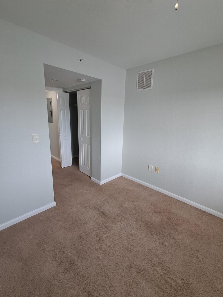 181 Sw Palm Drive - Photo 7