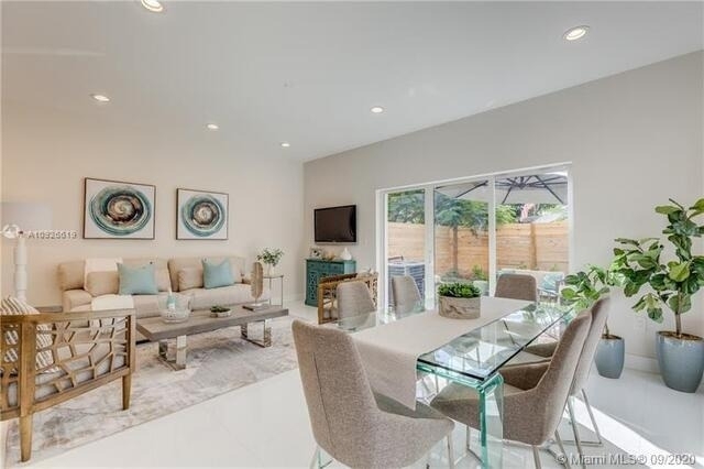 686 Ne 43rd Street - Photo 0