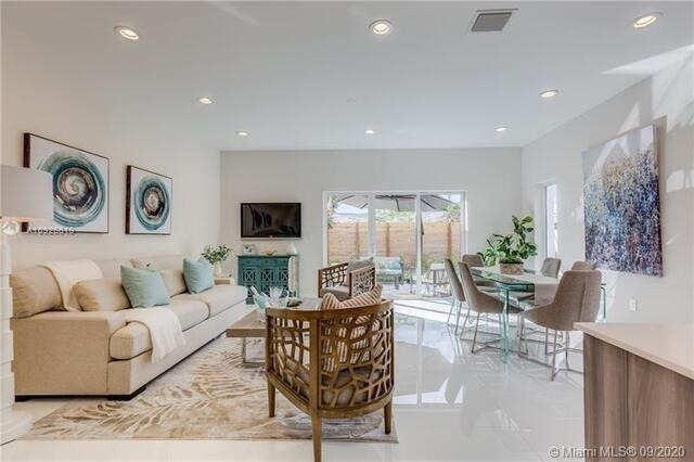 686 Ne 43rd Street - Photo 22