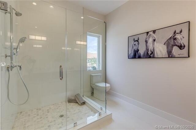 686 Ne 43rd Street - Photo 11