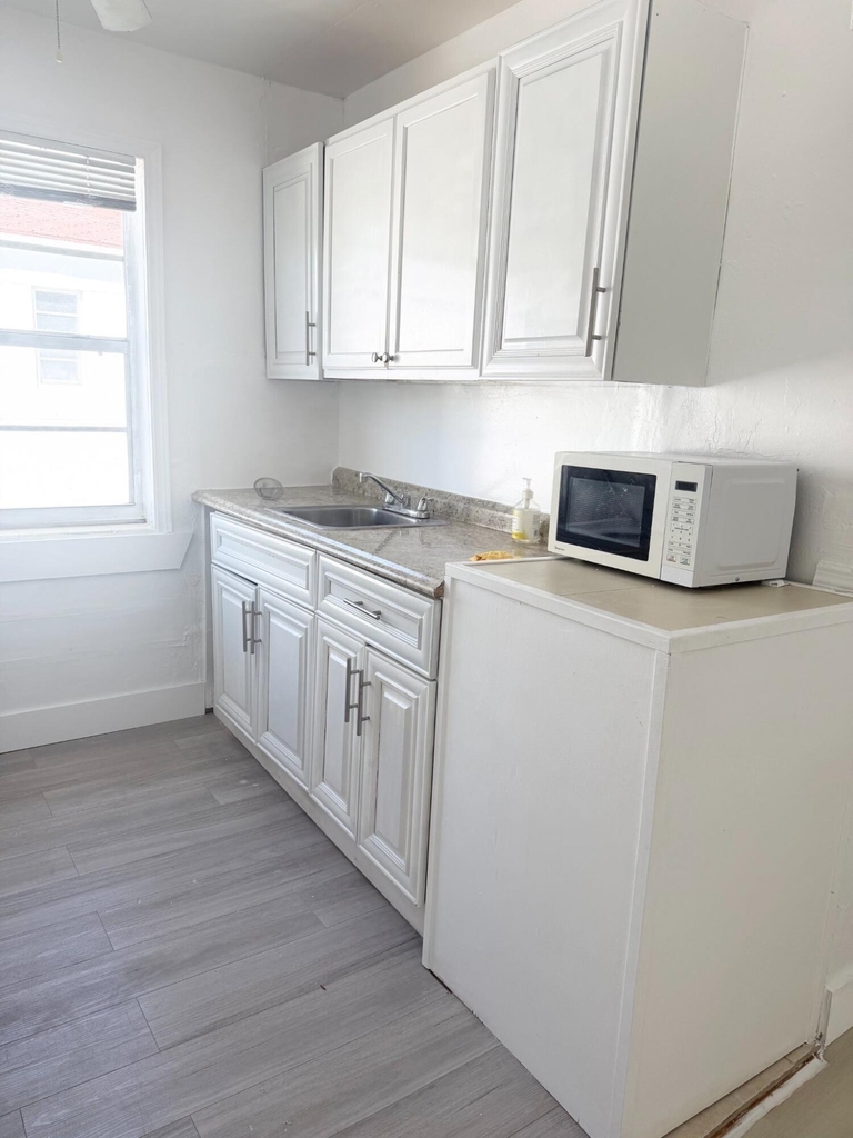 23 Sidonia Avenue - Photo 2