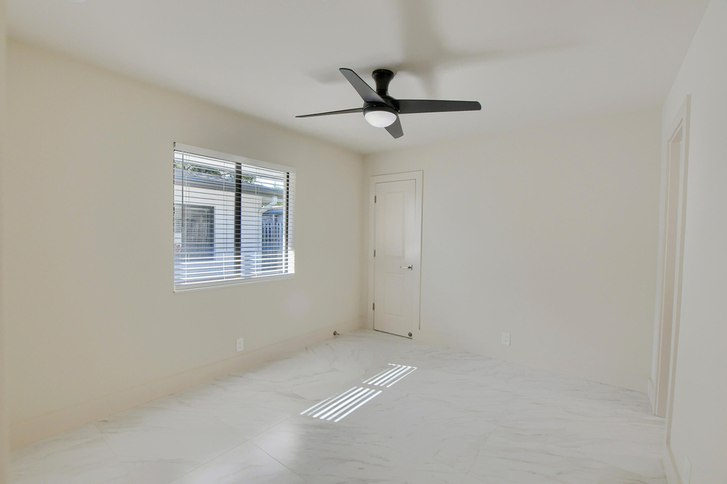 2503 Oceanview Avenue - Photo 12