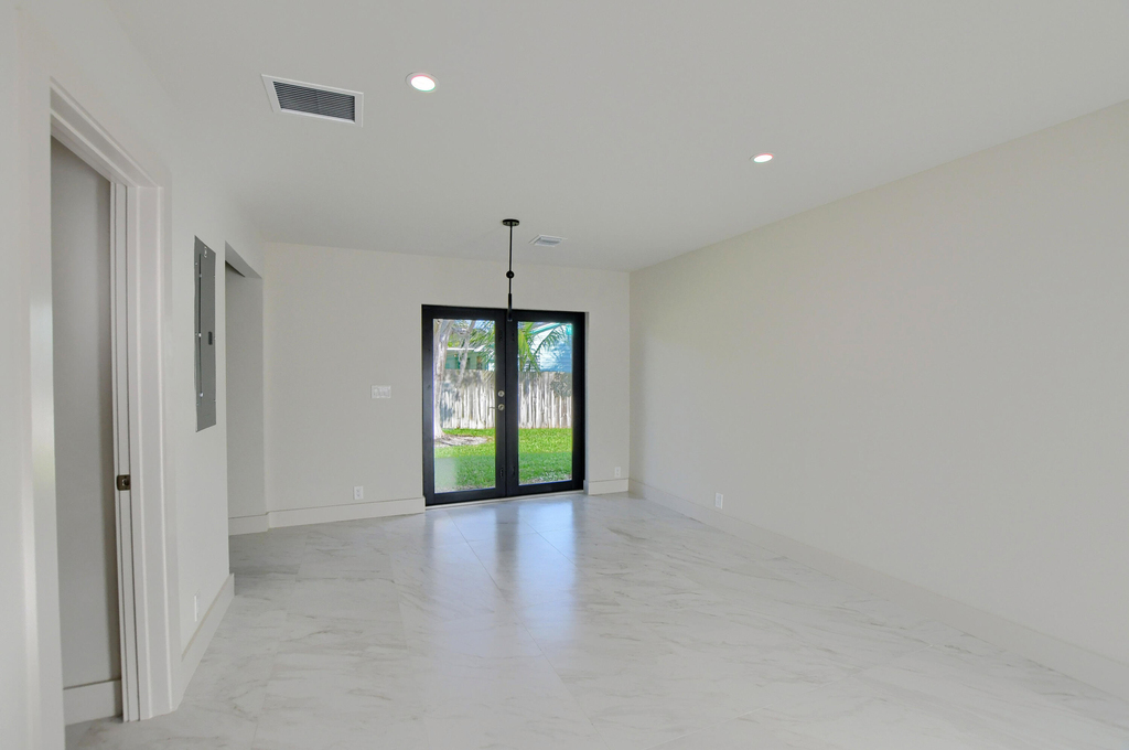 2503 Oceanview Avenue - Photo 1