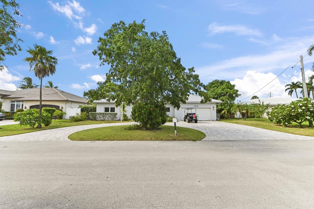 1516 Se 10th Street - Photo 0