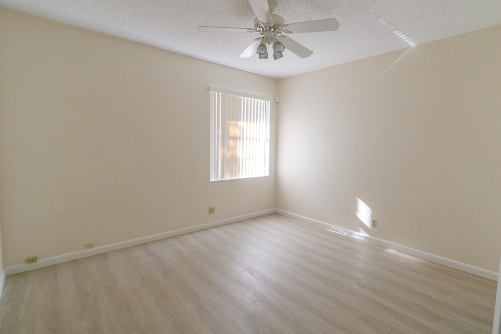 8197 Royal Palm Court - Photo 16