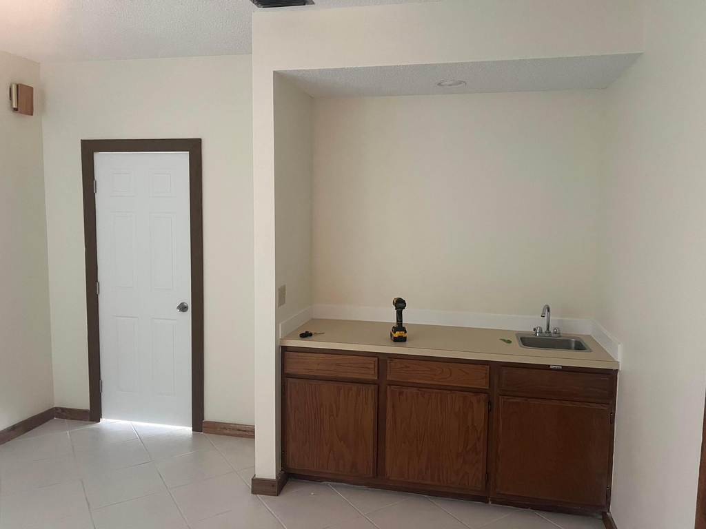 8197 Royal Palm Court - Photo 15