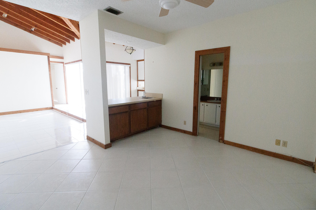 8197 Royal Palm Court - Photo 23