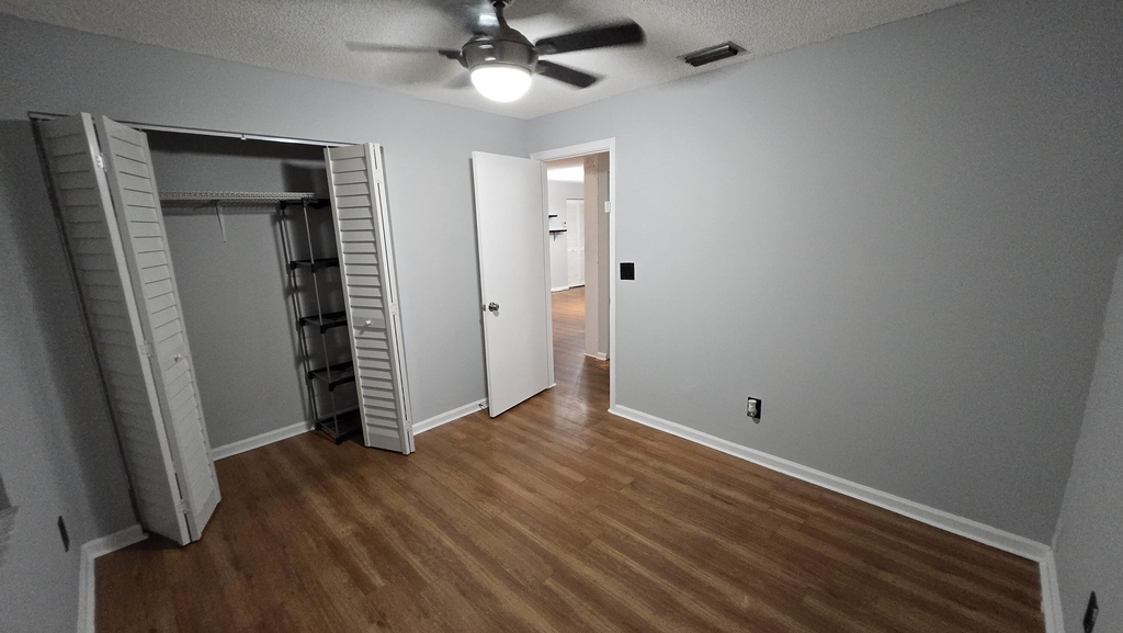 11188 Royal Palm Boulevard - Photo 13