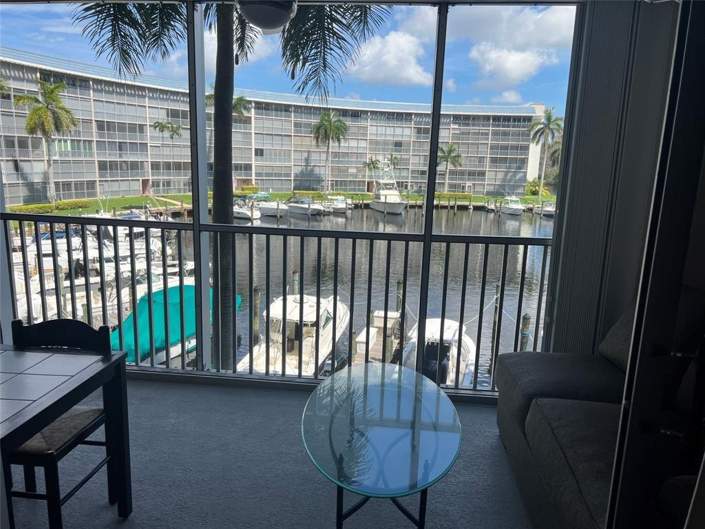 1523 E Hillsboro Boulevard - Photo 4