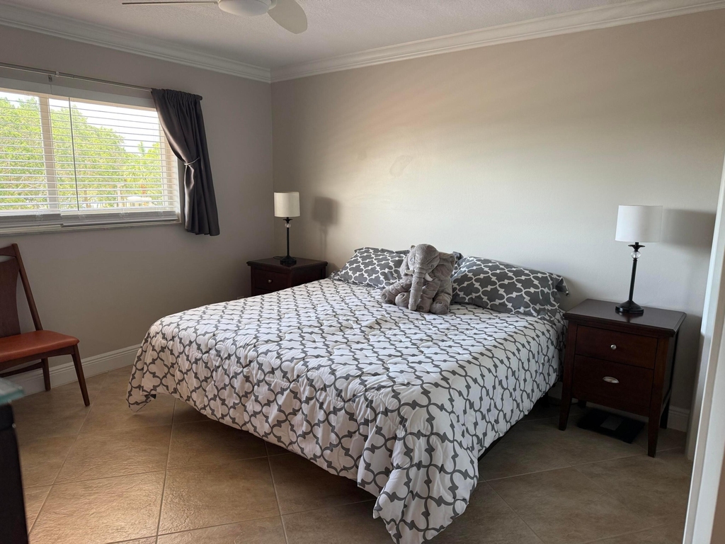 1523 E Hillsboro Boulevard - Photo 33