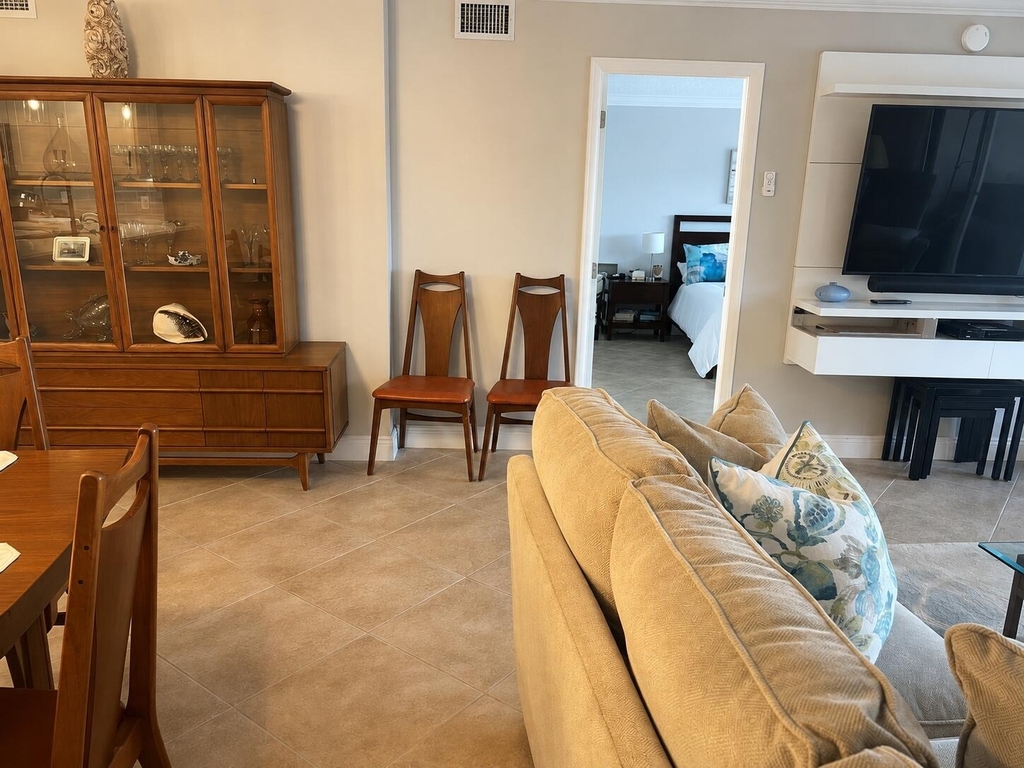 1523 E Hillsboro Boulevard - Photo 26