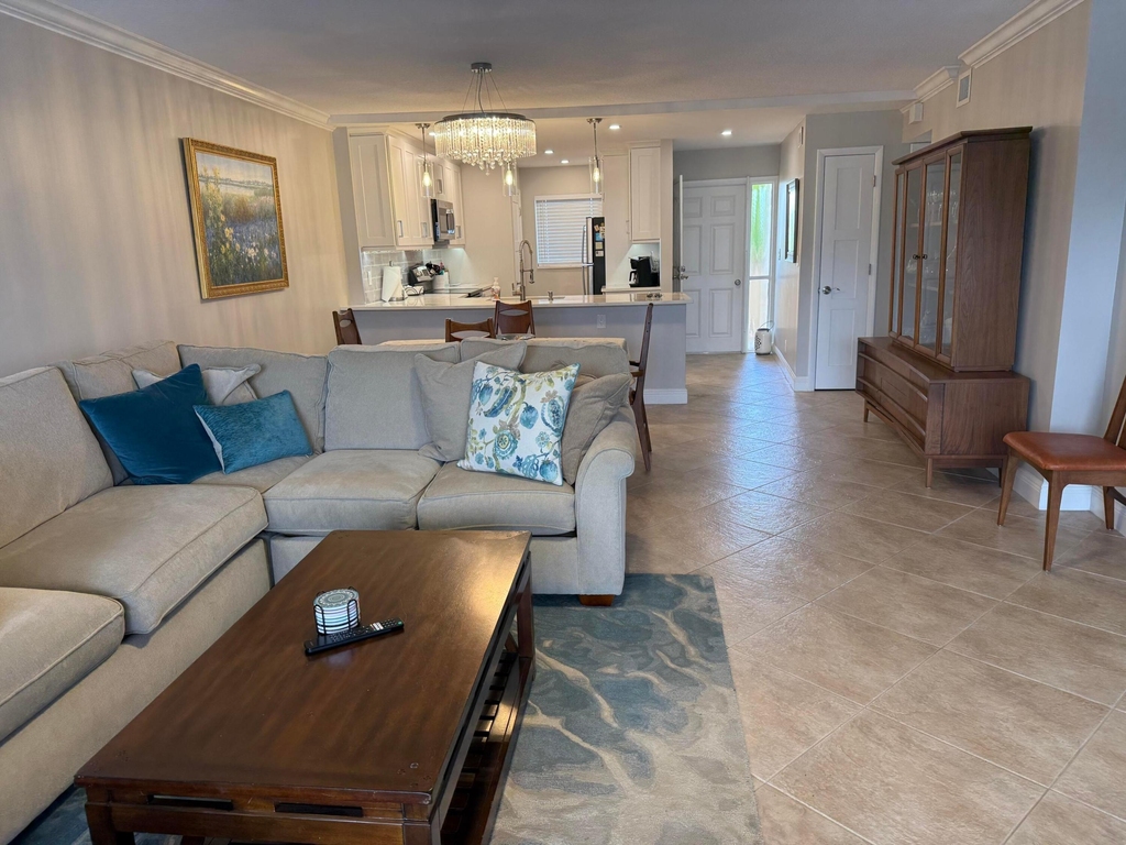 1523 E Hillsboro Boulevard - Photo 23