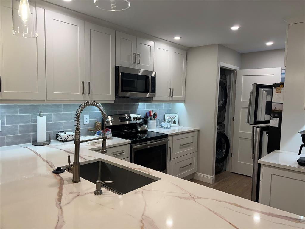1523 E Hillsboro Boulevard - Photo 22