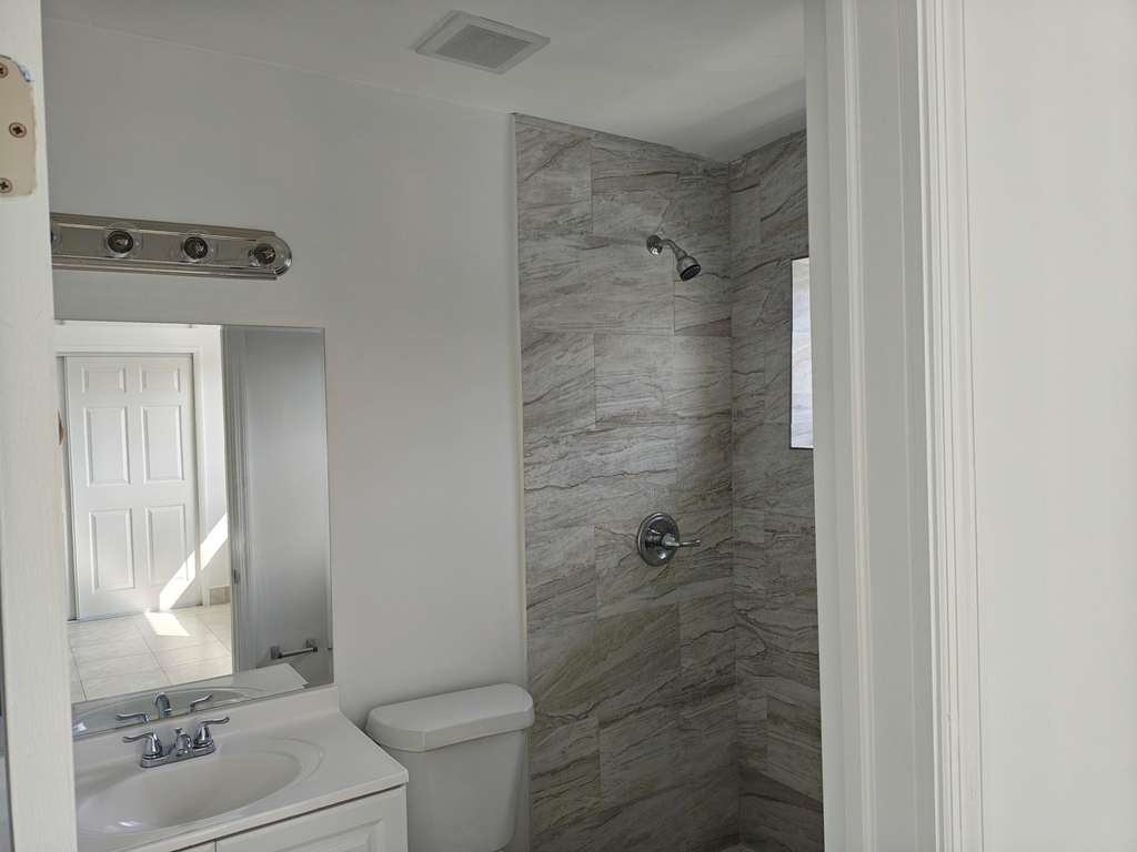 2719 Lincoln Street - Photo 3